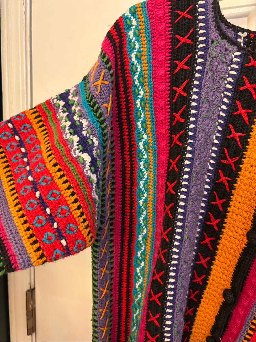 Vintage pristine Multicolor Patterned Women's Sweater - Bold Striped Knit XL - Picture 4 of 7